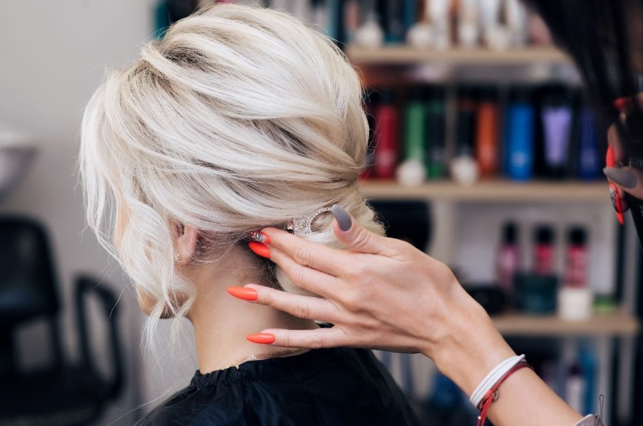 Chignon bas torsadé