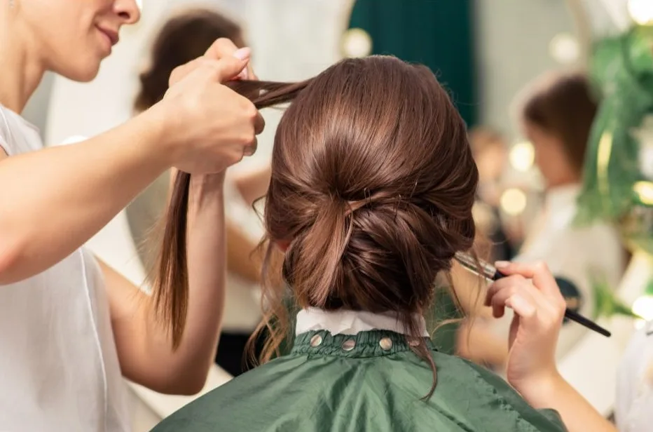 attaches invisibles chignon mariée