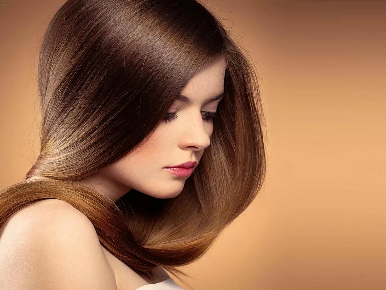 coloration mocha mousse tendance